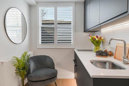 Studio 3 @OneStay Maida Vale - image 2