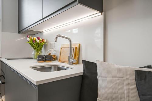 Studio 3 @OneStay Maida Vale - image 3