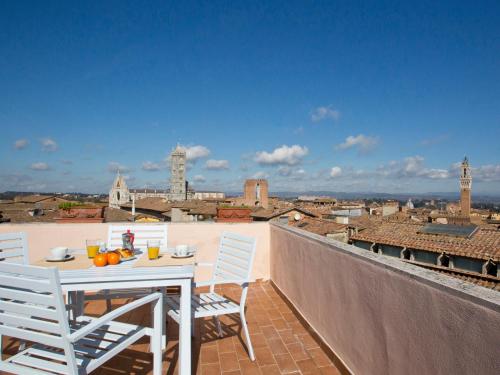 

Interno 5-highest terrace of Siena