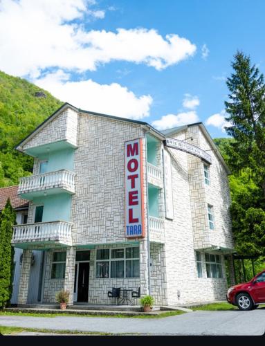 . Motel Tara