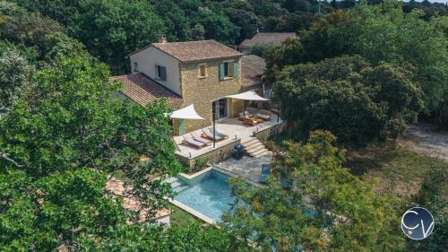 Villa Uzès - Climatisation, piscine et pétanque (Villa Uzes - Climatisation, piscine et petanque) in Vallabrix