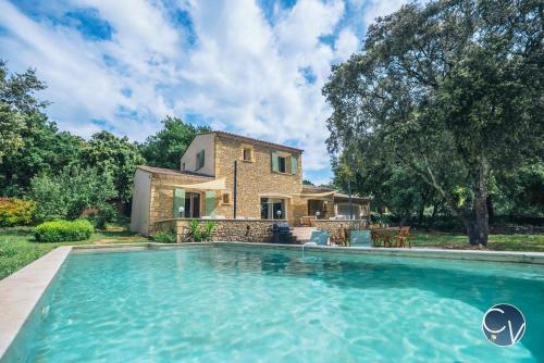 Villa Uzès - Climatisation, piscine et pétanque (Villa Uzes - Climatisation, piscine et petanque) in Vallabrix
