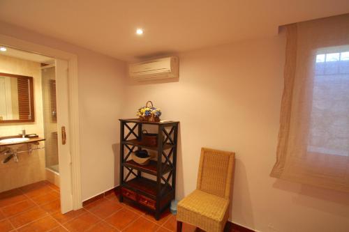 Four-Bedroom House image 5