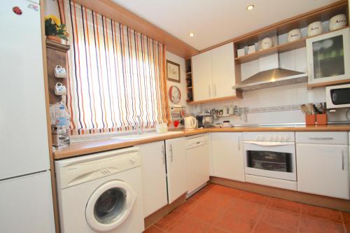Four-Bedroom House image 10