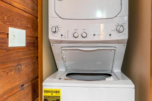 Gray Wolf Condos at Whitefish - image 6