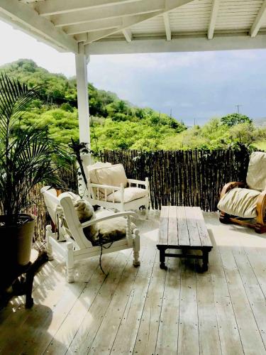 Moonrise Loft Two bedroom house each with en suite bathroom Five min drive to Falmouth Harbor in Freemans Village