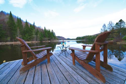 Kilátás, Prestige In Nature Hot tub 15min Ski resort Luxury Master Bedroom Wifi Games & more ! in Saint Adolphe D'Howard (QC)