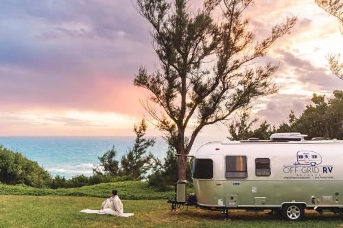 Vista exterior, Off Grid RV Bermuda in Smith's