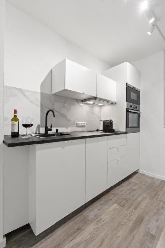 Cozy Cologne Premium Apartment with free parking! NEW!, Кёльн (фото 7)