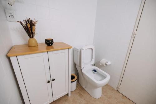 One-Bedroom Apartment image 4