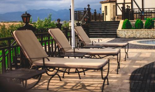 Piscina, Sakit Gol - Silent Lake Hotel in Samaxi