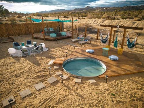 Mountain View Home Hot Tub, Game Room & Fire Pit in Yucca Valley, USA