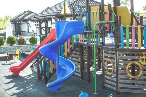 Parque infantil, Sakit Gol - Silent Lake Hotel in Samaxi