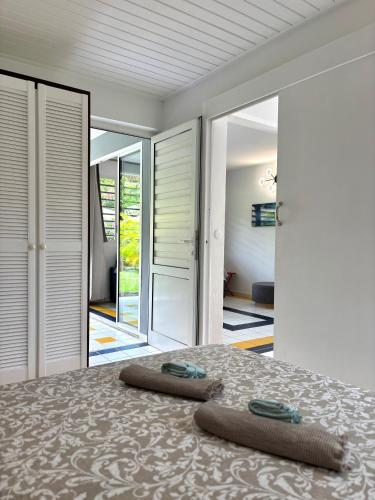 Le Cocon Miel - Plage, Jardin, Adapté aux Groupes (Le Cocon Miel - Plage, Jardin, Adapte aux Groupes) in Σεντ-Λούις