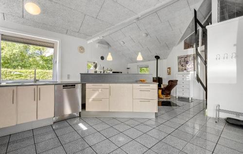 Kitchen, 3 Bedroom Nice Home In Hemmet in Falen