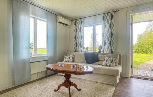 One-Bedroom Holiday Home