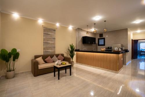 ルクソール Nile Crown Luxor 4つ星 ホテル 外観