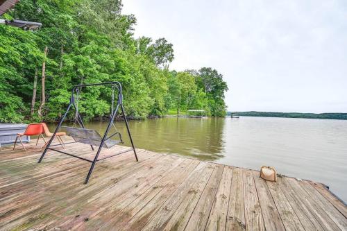 Delma's Haven in Cadiz - Deck & Lake Access - image 6