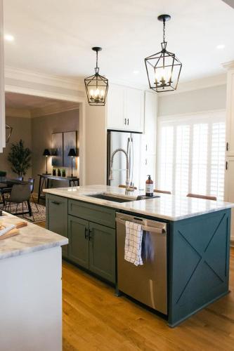 Sprawling Sylvan Park Estate - image 8