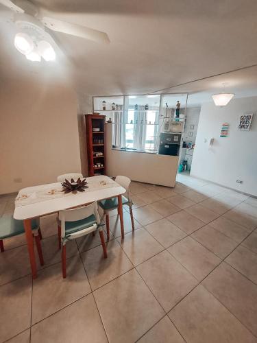 Dpto zona Clínica REINA FABIOLA con pileta