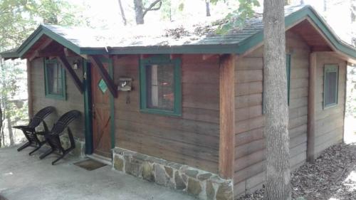 Five Points Lake Hamilton Cabin 4