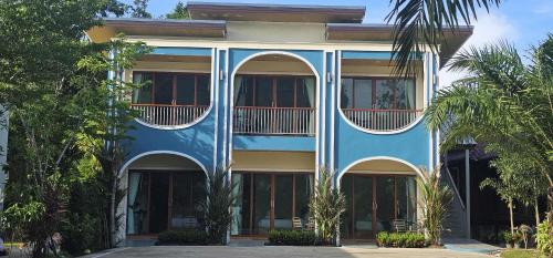 Baan Nai Lake View Resort near Khao Ngon Nak