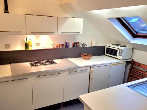 Cosy flat, central location, Брюссель (фото 10)