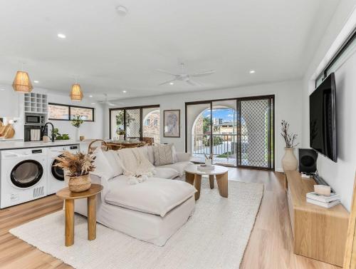 Urbanstayz - Upper Lvl Boyd-3 Bedroom Sunny Coastal — other in 5 Boyd Street, Tweed Heads Australia, 2485