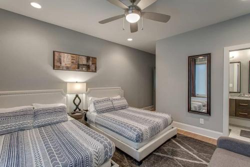 Two Nashville Homes - Accommodates 24 Guests - image 2