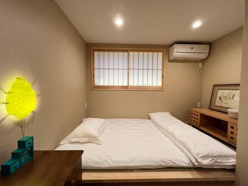 静雅宿 步行五分钟到达稻荷大社 距京阪电车伏见稻荷站1分钟步行の設備