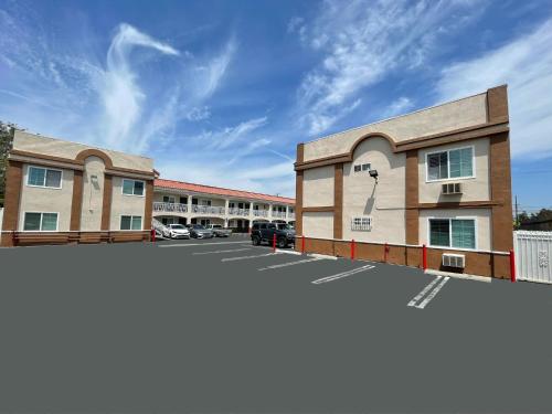 Diamond Inn in North Hills, USA