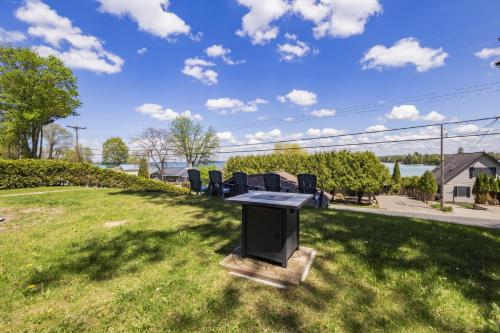 Beautiful Torch Lake House with Beach Access - image 10