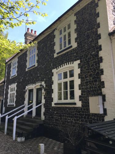 The Crown Hotel - image 10