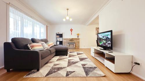 Greenmeyer Retreat 3B1 and halfB by Goodlive