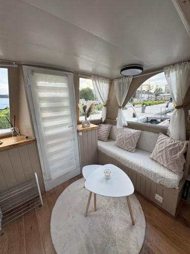 Cocon sur l eau in 蒙達爾紀