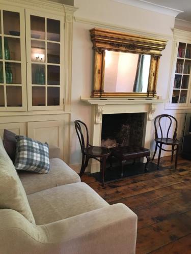 The Crown Hotel - image 7