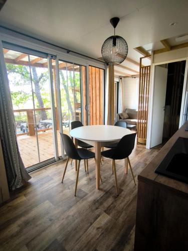 Létesítmények, Camping l'Avelanede in Artignosc-sur-Verdon