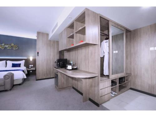 Executive Suite image 1
