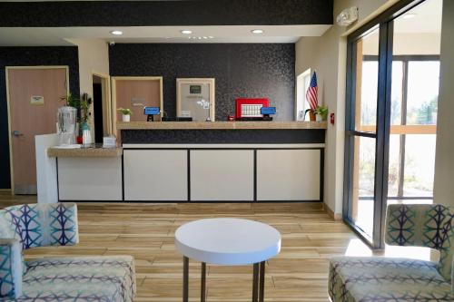 Clarion Inn - image 18