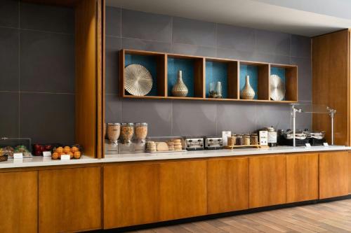 SpringHill Suites by Marriott Charleston Mount Pleasant - image 9