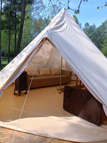 Jurty i namioty w Lesie KotfaLas Glamping Świętokrzyskie-SPA
