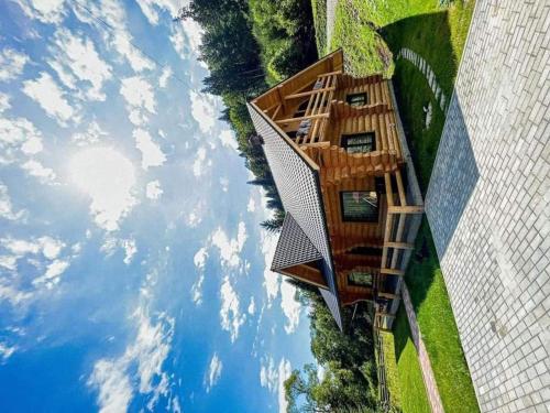 Wild tree house in Varsag