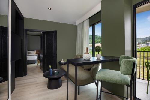 room detail thumbnail 0