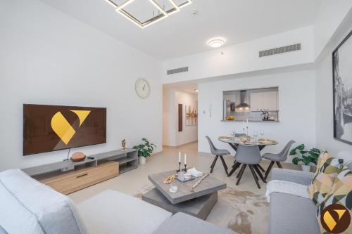 Vogue Brand New Spacious Two Bedroom Apartment with Pool, Kids Area, Scenic 10th Floor Views, Dubaï (photo 8)