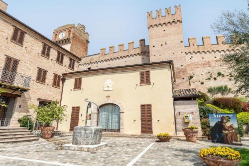 GuestHost - Gradara Comfy Apartments, Градара (фото 7)