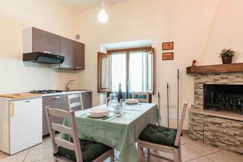 GuestHost - Gradara Comfy Apartments, Градара (фото 9)
