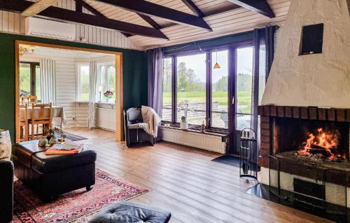 2 Bedroom Beautiful Home In Västerlanda (2 Bedroom Beautiful Home In Vasterlanda) in Vasterlanda