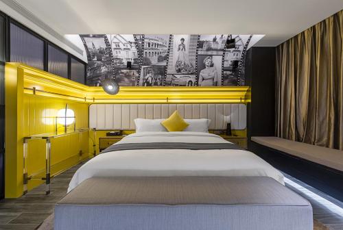 Deluxe Double Room with Bath image 5