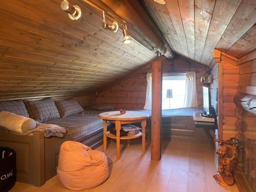 Log Cabin with Mountain View in באיטוסטולן