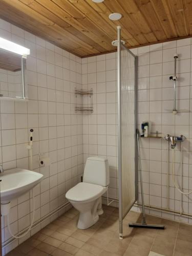 2 bedrooms, 4 beds